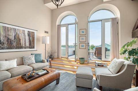 6 Elm St #6, Gloucester, MA 01930