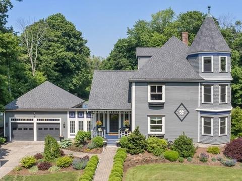 118 South St, Medfield, MA 02052