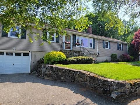 22 Ledgewood Rd, Wakefield, MA 01880