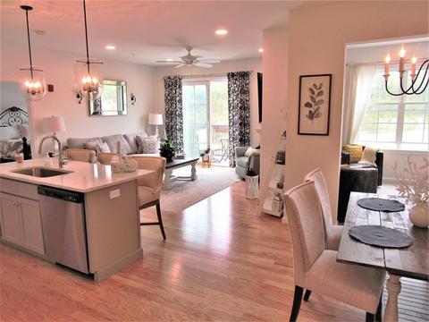 1 Mariners Way #304, Plymouth, MA 02360