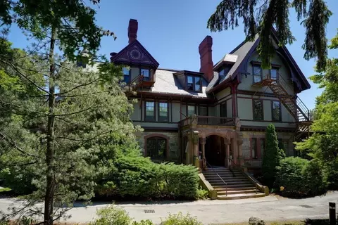 1000 Centre St #2, Jamaica Plain, MA 02130