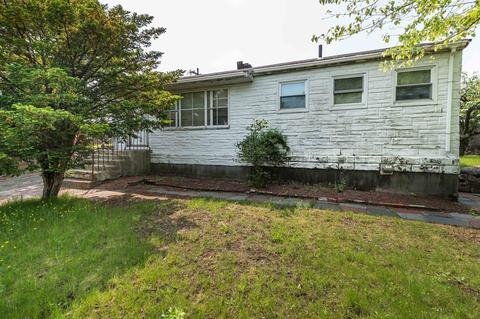 361 Mishawum Rd, Woburn, MA 01801