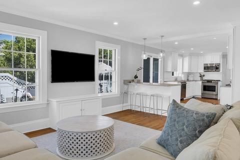 2 Hillcrest Rd, Marblehead, MA 01945 photo 6