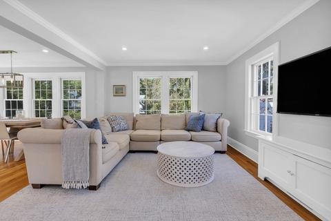 2 Hillcrest Rd, Marblehead, MA 01945 photo 5