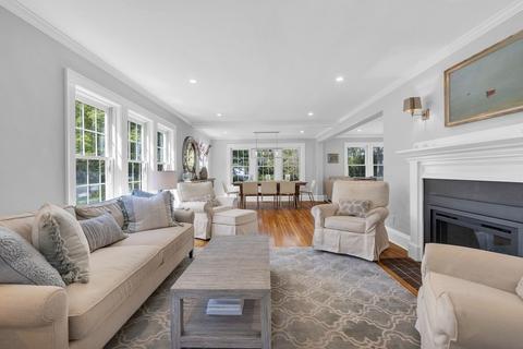 2 Hillcrest Rd, Marblehead, MA 01945 photo 2