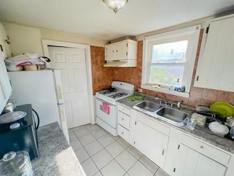 153 Field St, Fall River, MA 02721 photo 9