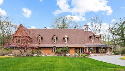 44 Sears Rd, Southborough, MA 01772
