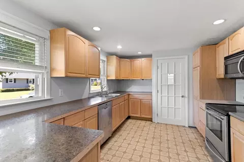 52 Parramatta Rd, Beverly, MA 01915 photo 7