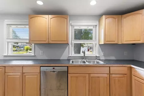52 Parramatta Rd, Beverly, MA 01915 photo 8