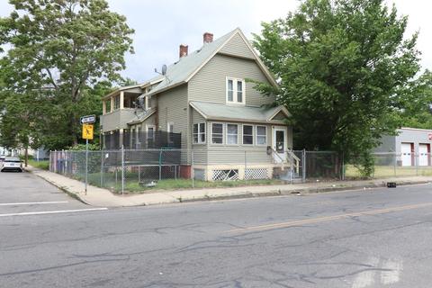 194 Hancock St, Springfield, MA 01109