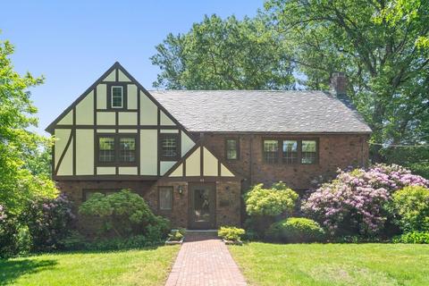 63 Bonad Rd, Newton, MA 02465
