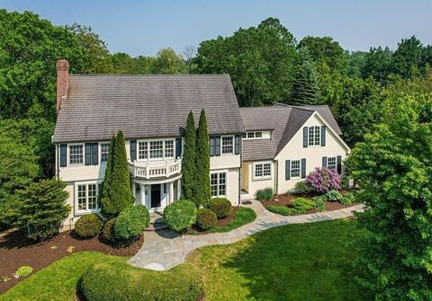 32 Lovers Ln, Southborough, MA 01772