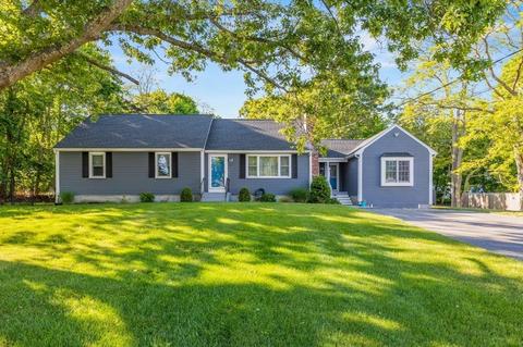 29 Washburn St, Bourne, MA 02562