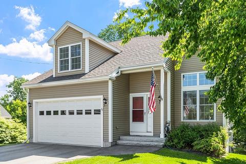 22 Tyngsboro Rd, Dracut, MA 01826