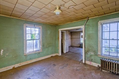 14-16 Hampton Ter, Easthampton, MA 01027 photo 9