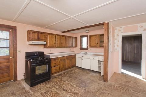 14-16 Hampton Ter, Easthampton, MA 01027 photo 22