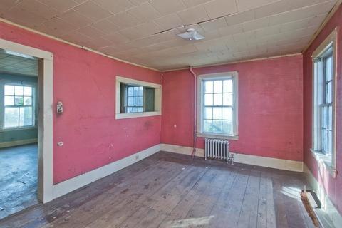 14-16 Hampton Ter, Easthampton, MA 01027 photo 11