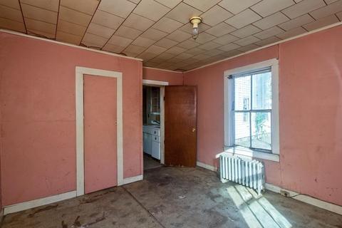 14-16 Hampton Ter, Easthampton, MA 01027 photo 7