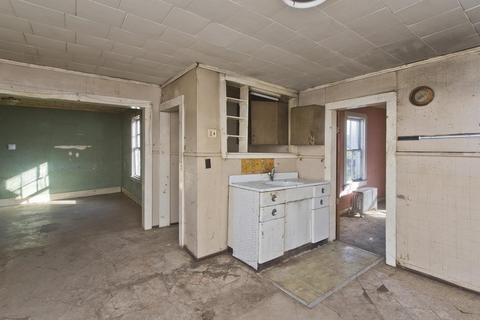 14-16 Hampton Ter, Easthampton, MA 01027 photo 4
