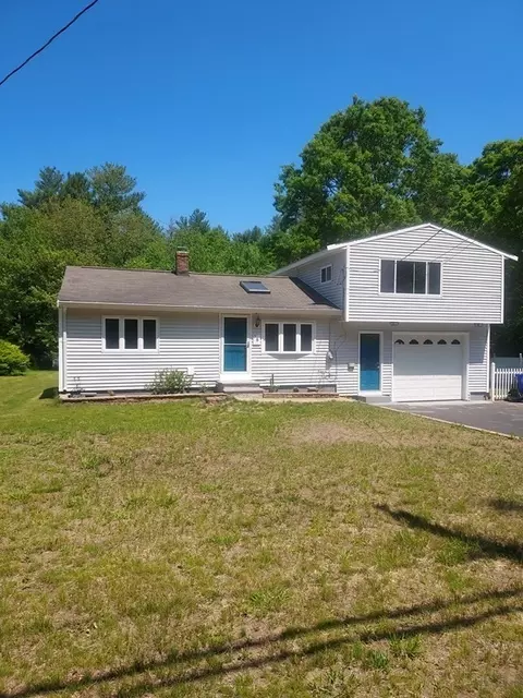 78 Seekell St, Taunton, MA 02718