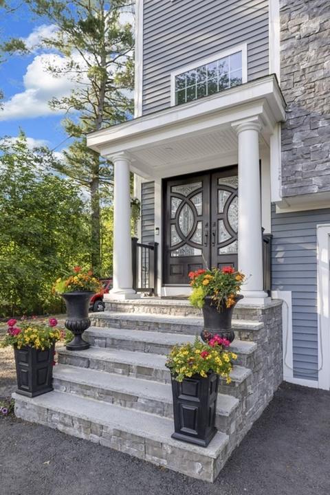 24 Bow St, Saugus, MA 01906 photo 3