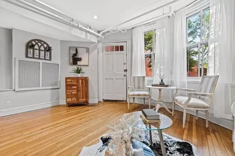 228 Beacon St #1A, Boston, MA 02116