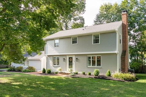 15 Wood Way, Cohasset, MA 02025