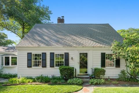 392 Wellesley Ave, Wellesley, MA 02481