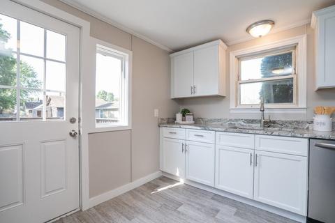 225 Boston Rd, Springfield, MA 01109 photo 2