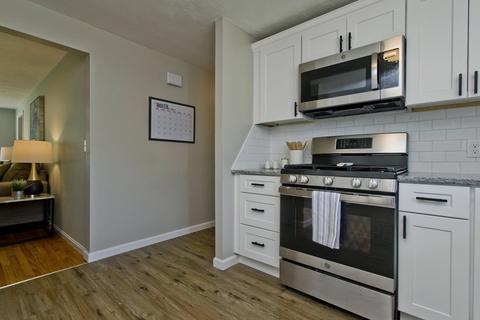 100 Manning St, Chicopee, MA 01020 photo 12