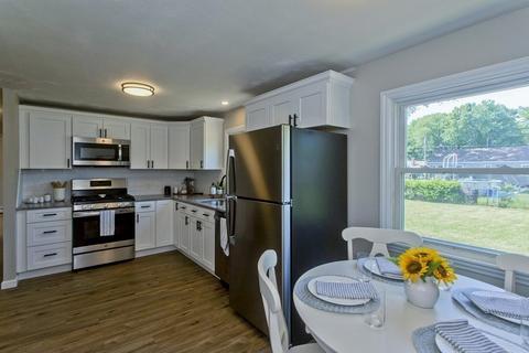 100 Manning St, Chicopee, MA 01020 photo 8