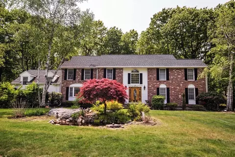 1 Pendant, Andover, MA 01810