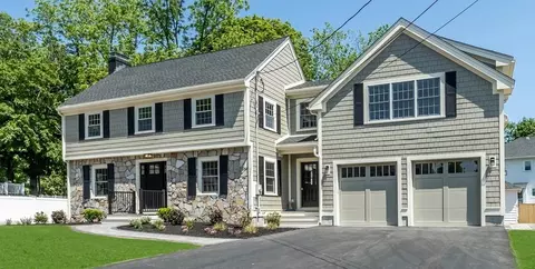 6 Lockway Rd, Andover, MA 01810