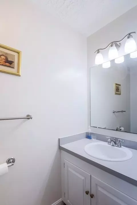 9 Nathaniel St, Worcester, MA 01604 photo 22