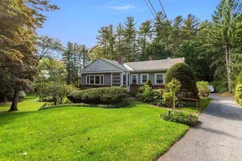 385 Summer St, Lynnfield, MA 01940