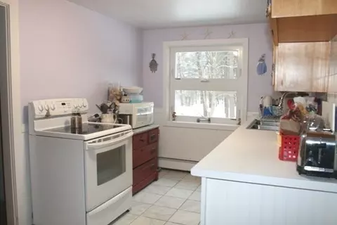 385 Summer St, Lynnfield, MA 01940 photo 2