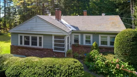 385 Summer St, Lynnfield, MA 01940 photo 24