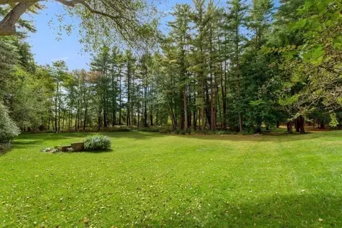 385 Summer St, Lynnfield, MA 01940 photo 9