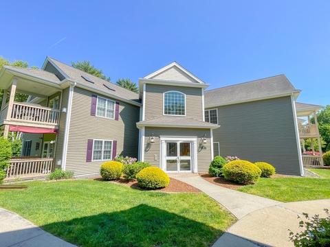 215 Longmeadow Rd #506, Taunton, MA 02780
