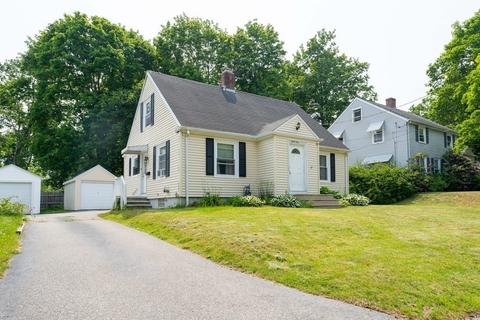 91 Sanford Ave, Somerset, MA 02726