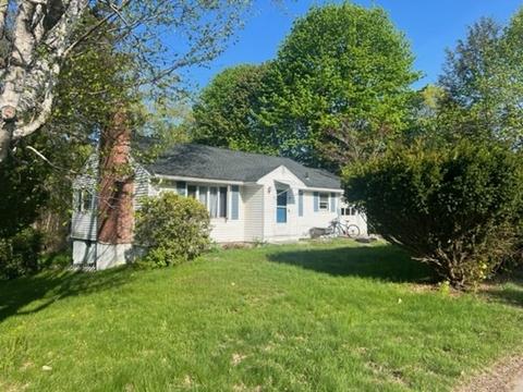 18 Grove St, Paxton, MA 01612