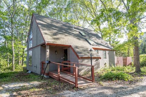 73 Suomi Rd, Barnstable, MA 02601