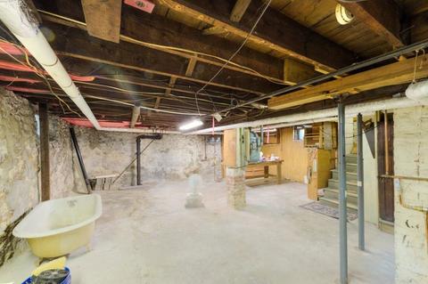 56 Fruit St, Worcester, MA 01609 photo 33
