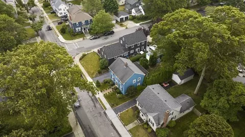 465 Valentine St, Fall River, MA 02720 photo 4
