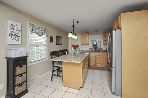 465 Valentine St, Fall River, MA 02720 photo 9