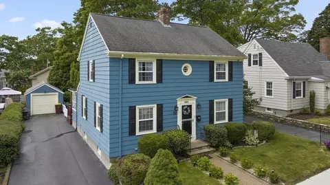 465 Valentine St, Fall River, MA 02720 photo 2