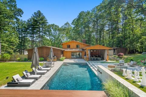 47 Country Corners Rd, Wayland, MA 01778
