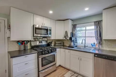 39-41 Stuart Ave, Dracut, MA 01826 photo 28