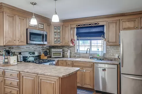 39-41 Stuart Ave, Dracut, MA 01826 photo 13