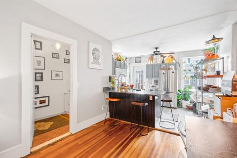 149 Derby St #H, Salem, MA 01970